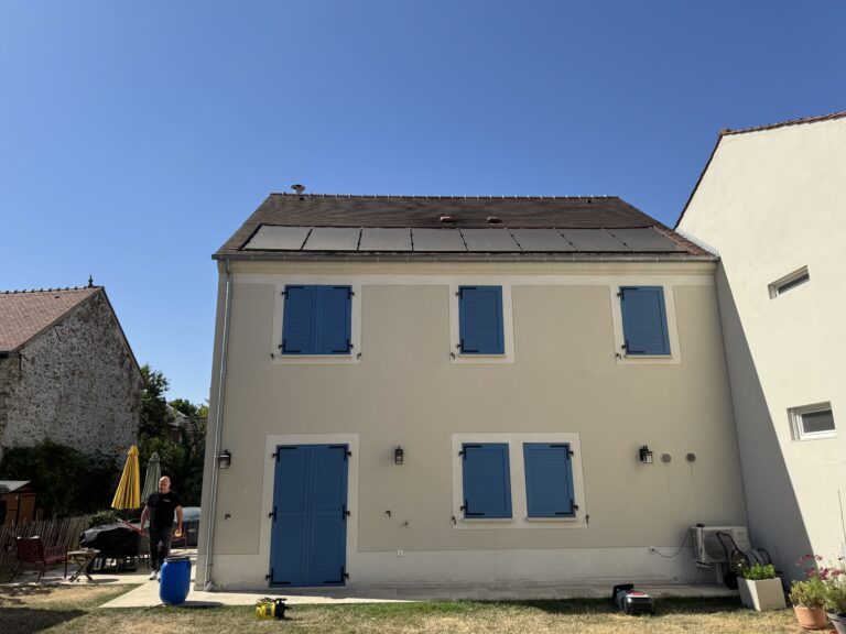 Nettoyage Panneaux Solaire Et Toiture A 91 Avrainville par couvreur 91 Compagnon de votre maison