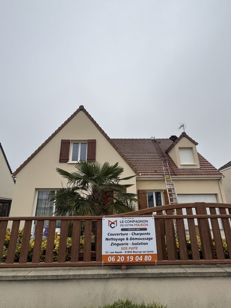 Rénovation toiture terminée : Couvreur 91 Michelet Lucien - Dépose et repose de toiture avec pose d’un écran sous-toiture 91 Ballancourt sur Essonne